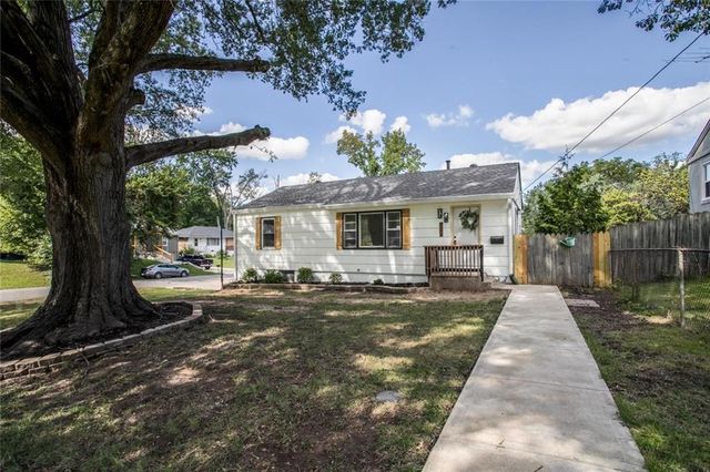 4354 Yecker Avenue, Kansas City, KS 66104