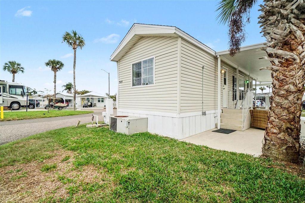 Image 2 of property listing at 9000 US HIGHWAY 192 529, Clermont, FL 34714