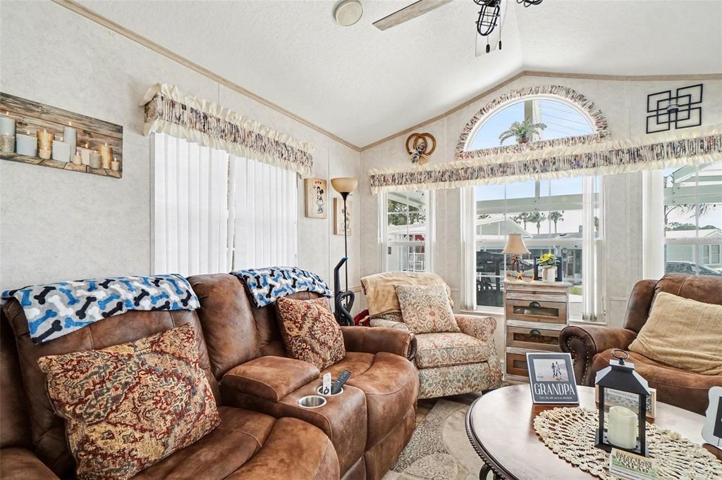 Image 12 of property listing at 9000 US HIGHWAY 192 529, Clermont, FL 34714