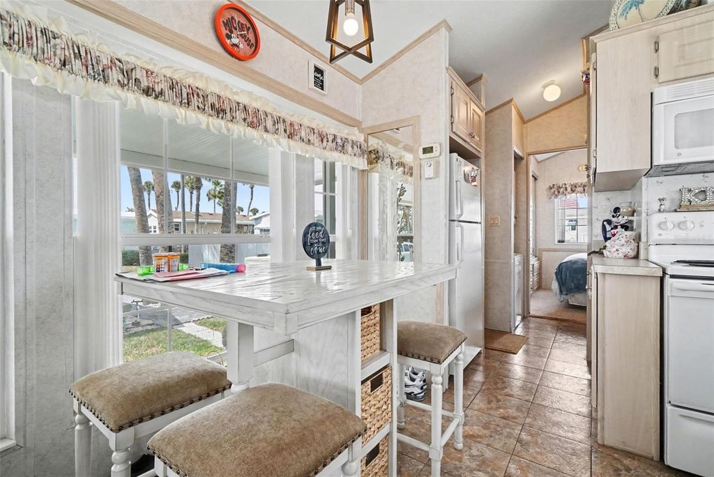 Image 15 of property listing at 9000 US HIGHWAY 192 529, Clermont, FL 34714