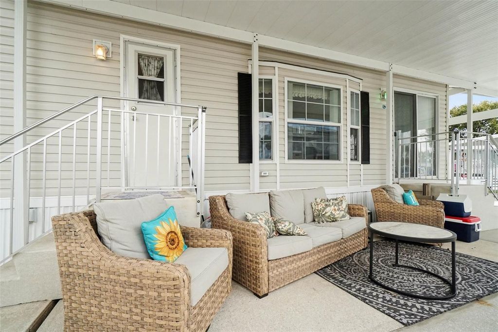 Image 23 of property listing at 9000 US HIGHWAY 192 529, Clermont, FL 34714