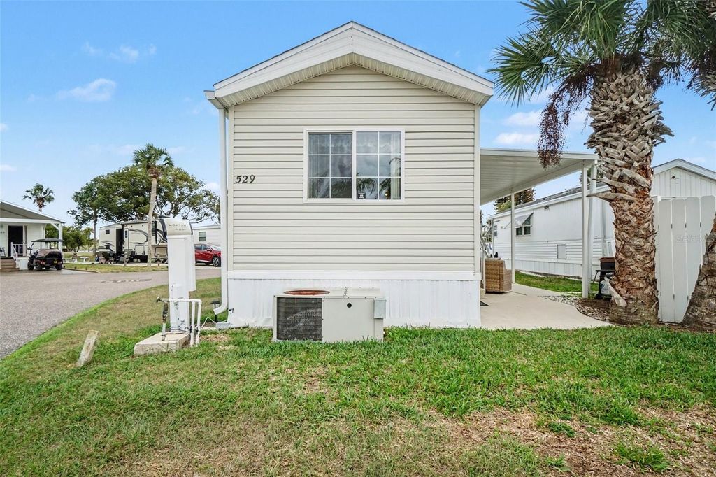 Image 4 of property listing at 9000 US HIGHWAY 192 529, Clermont, FL 34714