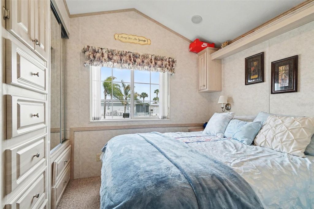 Image 5 of property listing at 9000 US HIGHWAY 192 529, Clermont, FL 34714