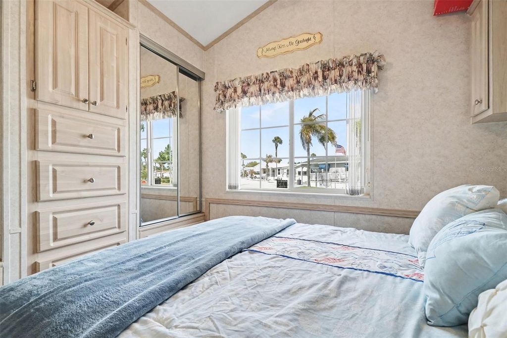 Image 8 of property listing at 9000 US HIGHWAY 192 529, Clermont, FL 34714