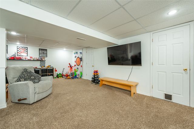 112 12th Street SE, Altoona, IA 50009