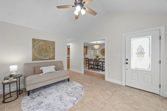 50 Mccracken Rd, Millbury, MA 01527