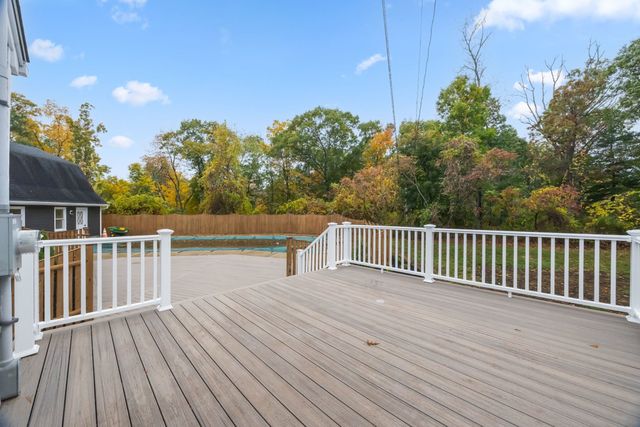 50 Mccracken Rd, Millbury, MA 01527