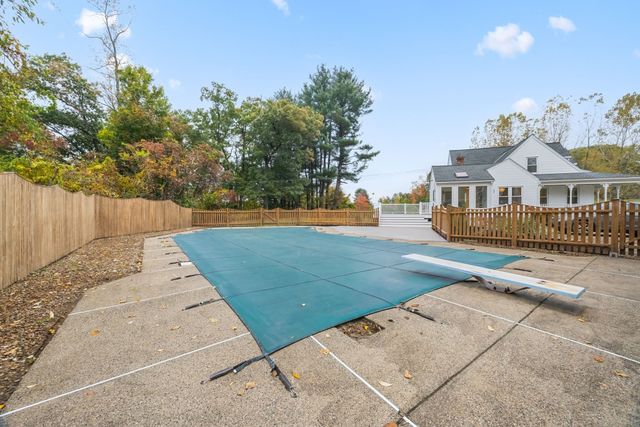 50 Mccracken Rd, Millbury, MA 01527