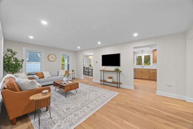 50 Mccracken Rd, Millbury, MA 01527