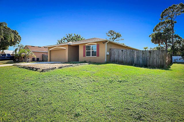 1174 SW Goodman Ave, Port St Lucie, FL 34953