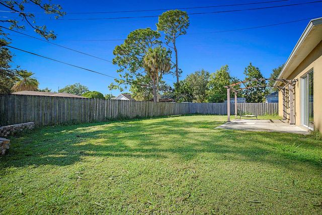 1174 SW Goodman Ave, Port St Lucie, FL 34953