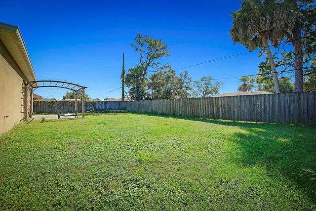 1174 SW Goodman Ave, Port St Lucie, FL 34953