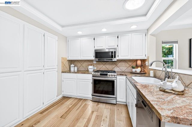 684 Emerald St, Livermore, CA 94550