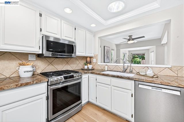 684 Emerald St, Livermore, CA 94550