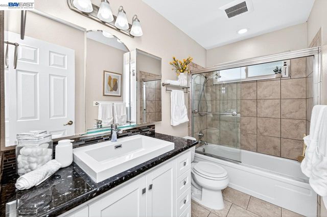 684 Emerald St, Livermore, CA 94550