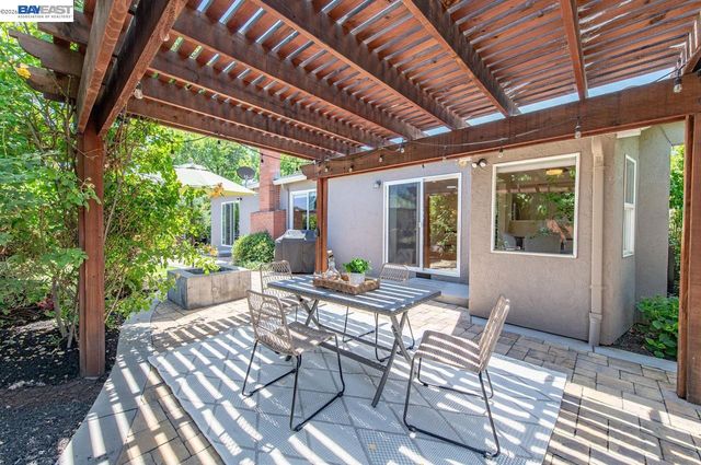 684 Emerald St, Livermore, CA 94550