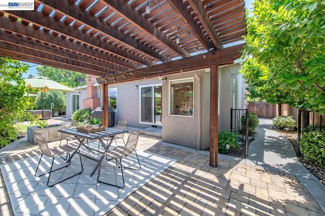 684 Emerald St, Livermore, CA 94550