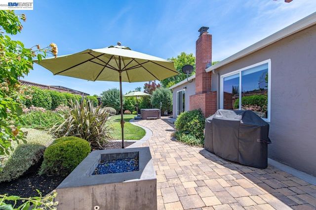 684 Emerald St, Livermore, CA 94550