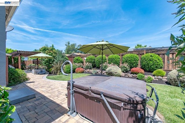 684 Emerald St, Livermore, CA 94550