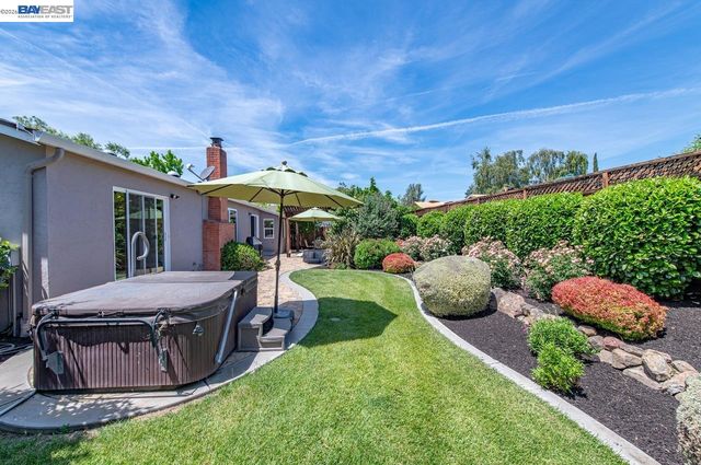 684 Emerald St, Livermore, CA 94550