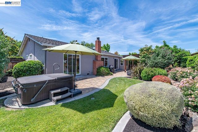 684 Emerald St, Livermore, CA 94550