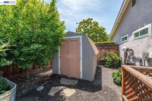 684 Emerald St, Livermore, CA 94550