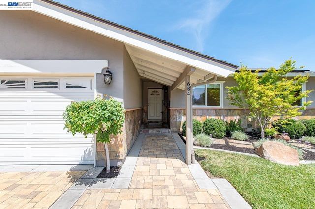 684 Emerald St, Livermore, CA 94550