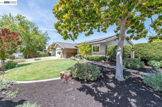 684 Emerald St, Livermore, CA 94550