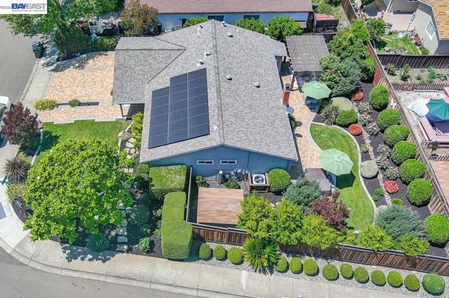 684 Emerald St, Livermore, CA 94550
