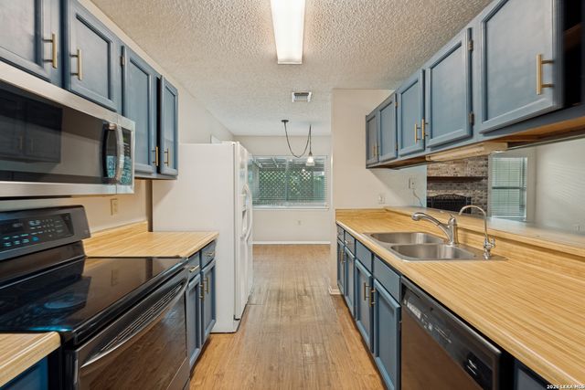 16006 EAGLEWAY ST, San Antonio, TX 78247