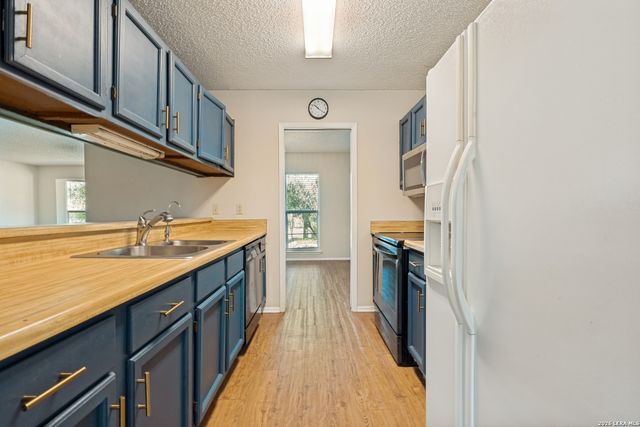 16006 EAGLEWAY ST, San Antonio, TX 78247