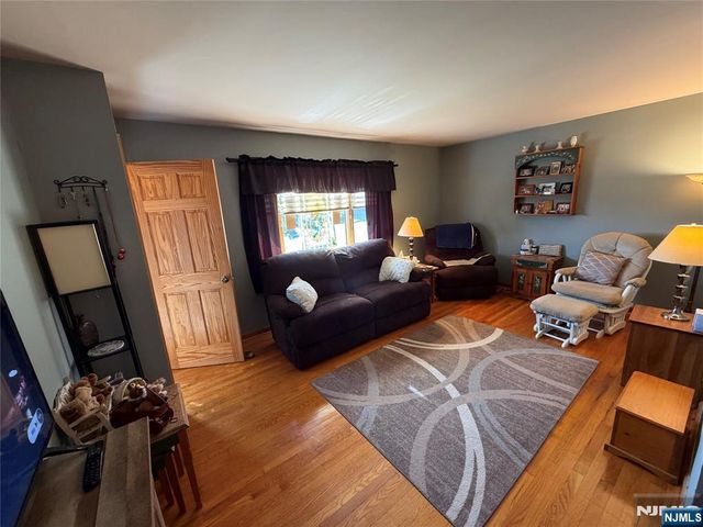 407 Berry Avenue, Carlstadt, NJ 07072
