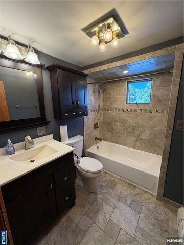 407 Berry Avenue, Carlstadt, NJ 07072
