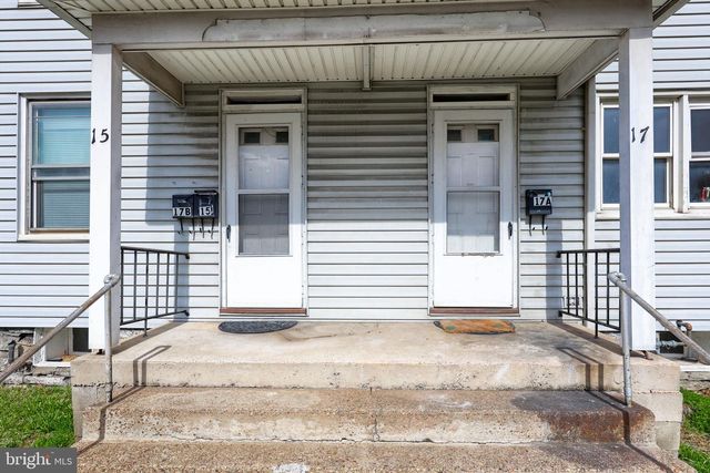 15 S FRONT ST, Steelton, PA 17113