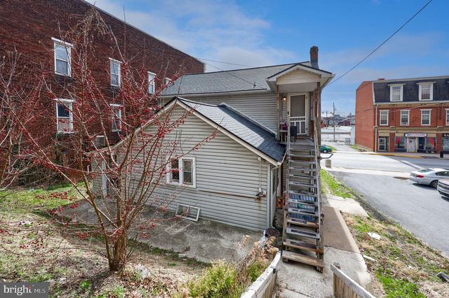 15 S FRONT ST, Steelton, PA 17113
