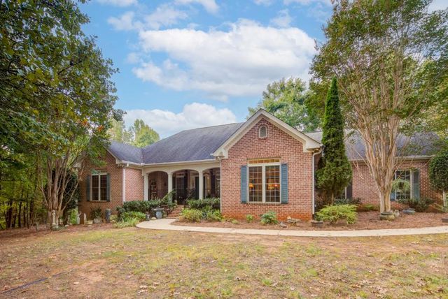 1170 Calhoun Road, Dahlonega, GA 30533