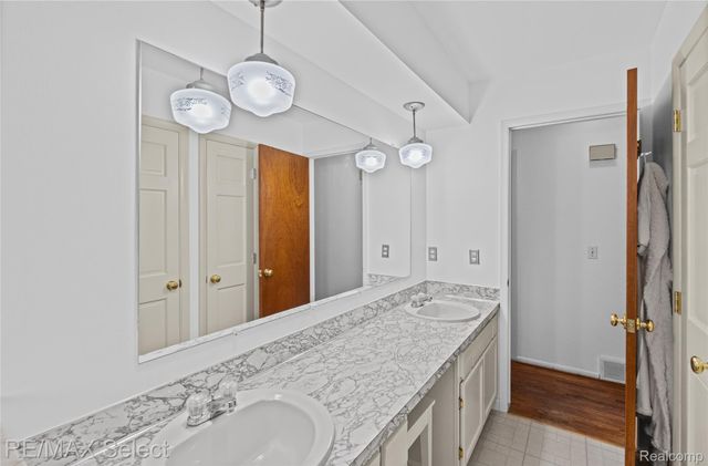 5184 Worchester Drive, Swartz Creek, MI 48473