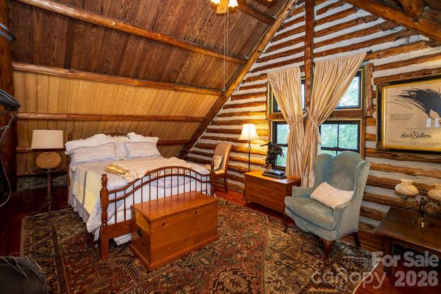 15 Chestnut Street, Tryon, NC 28782