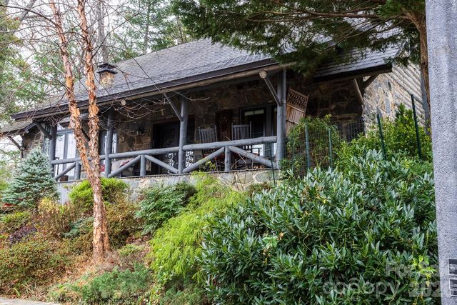15 Chestnut Street, Tryon, NC 28782