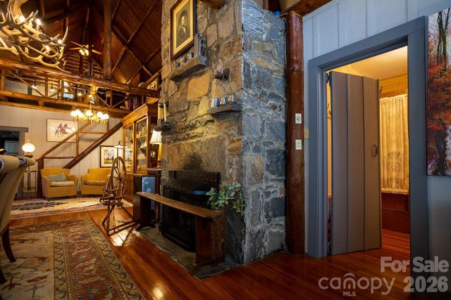15 Chestnut Street, Tryon, NC 28782