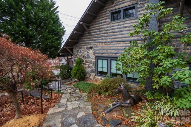 15 Chestnut Street, Tryon, NC 28782