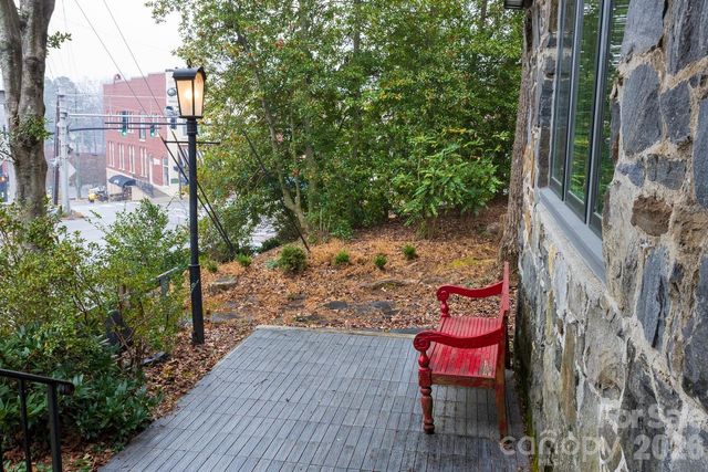 15 Chestnut Street, Tryon, NC 28782