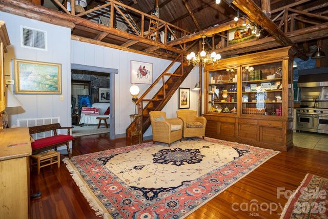 15 Chestnut Street, Tryon, NC 28782