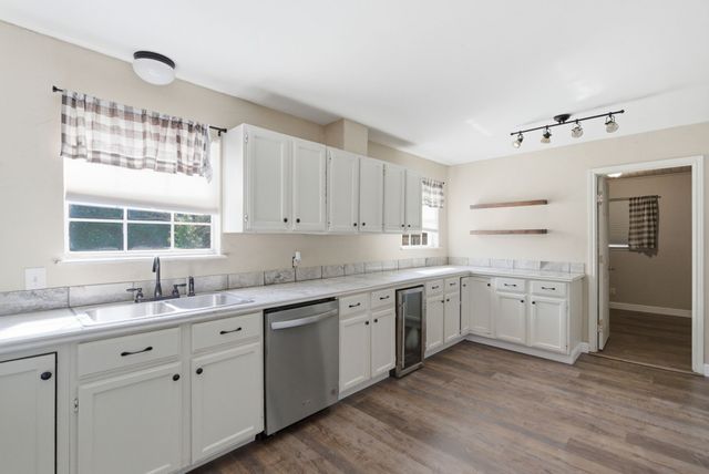 1925 N Dale Avenue, Stephenville, TX 76401