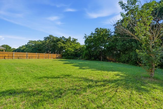 1925 N Dale Avenue, Stephenville, TX 76401