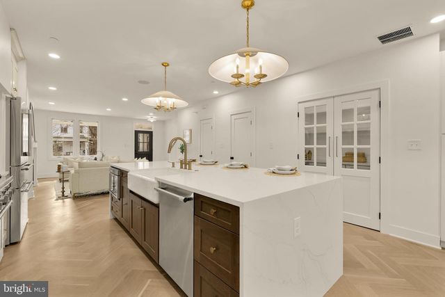 1706 BAY ST SE, Washington, DC 20003