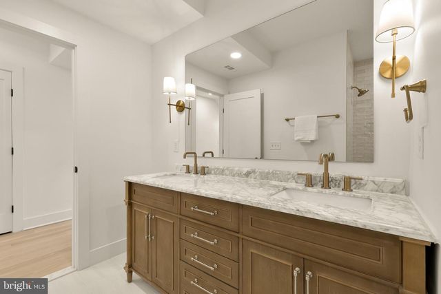 1706 BAY ST SE, Washington, DC 20003