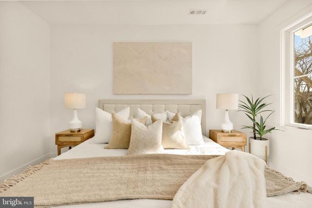 1706 BAY ST SE, Washington, DC 20003