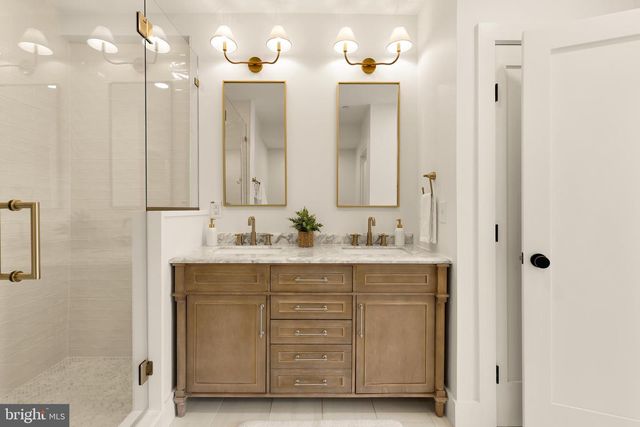 1706 BAY ST SE, Washington, DC 20003