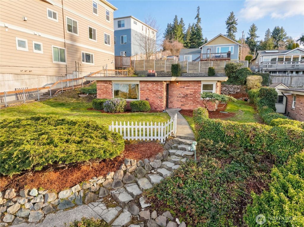 6410 NE 181st Street, Kenmore, WA 98028